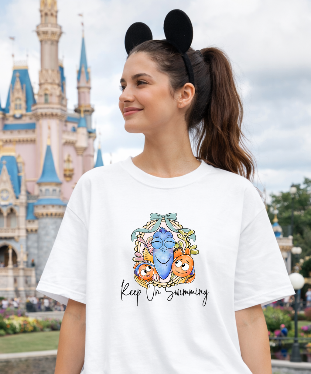 Keep On Swimming - Tshirt - White/Pink/Blue